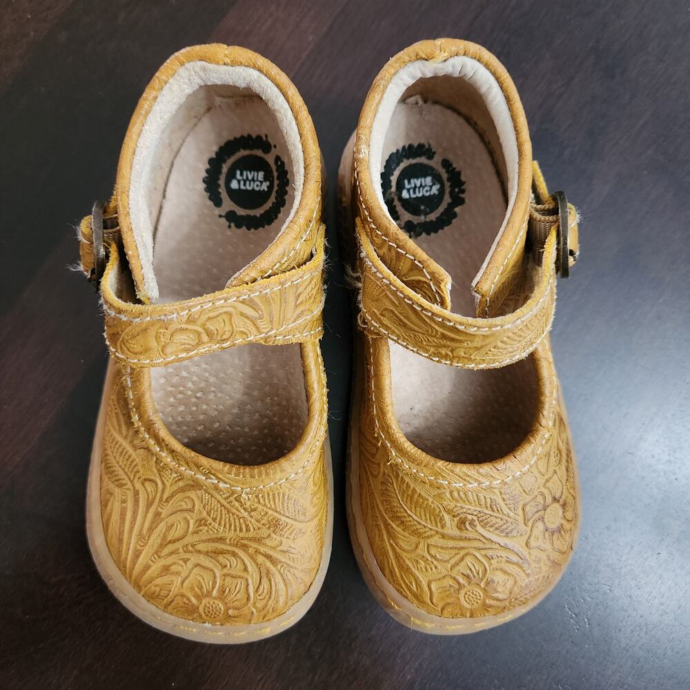 Livie & Luca Embossed Leather Mary Janes Size 7 - Picture 3 of 5